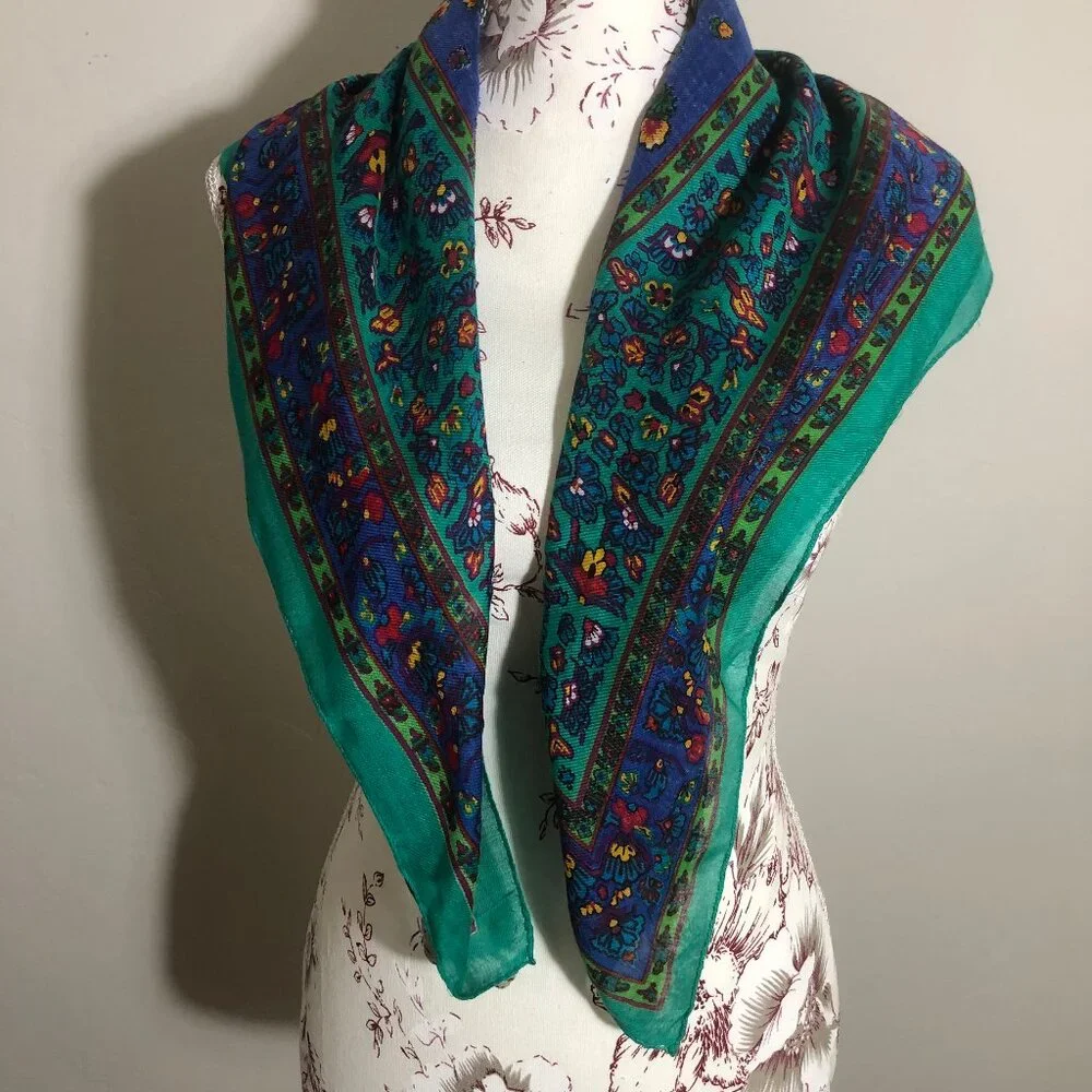 💎 Elevate Your Style: Discover the Vibrant Givenchy-Inspired Scarf 💎